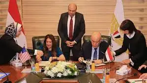 وزير الطيران يشهد توقيع مذكرة تفاهم بين مصر وأمريكا لتعزيز منظومة أمن الطيران بمطار القاهرة الدولي