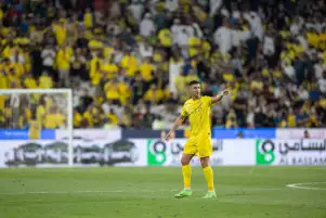 النصر يهزم نيوم وينفرد بصدارة الدوري السعودي