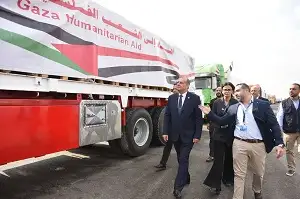 وزارة التموين تطلق القافلة 14 من المساعدات الإغاثية العاجلة إلى قطاع غزة