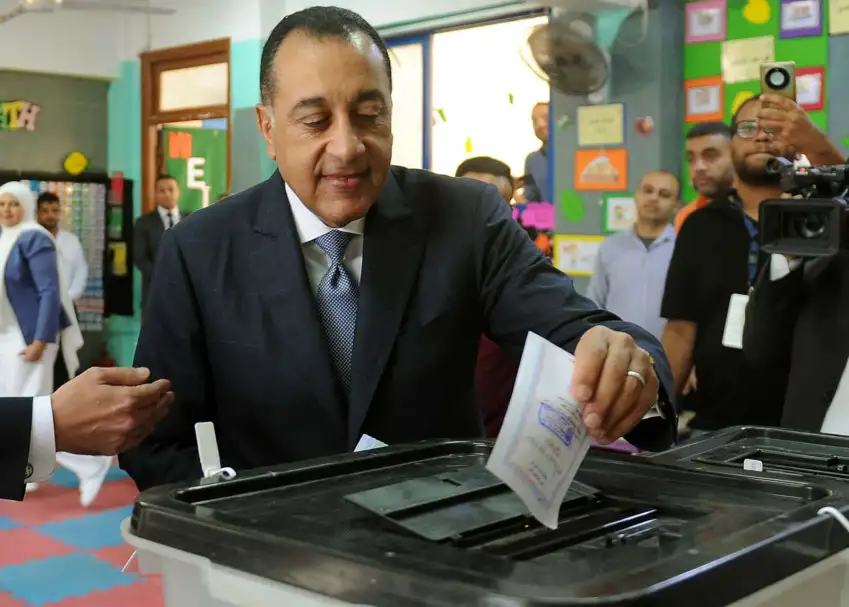 رئيس الوزراء يدلي بصوته في انتخابات مجلس النواب 2025