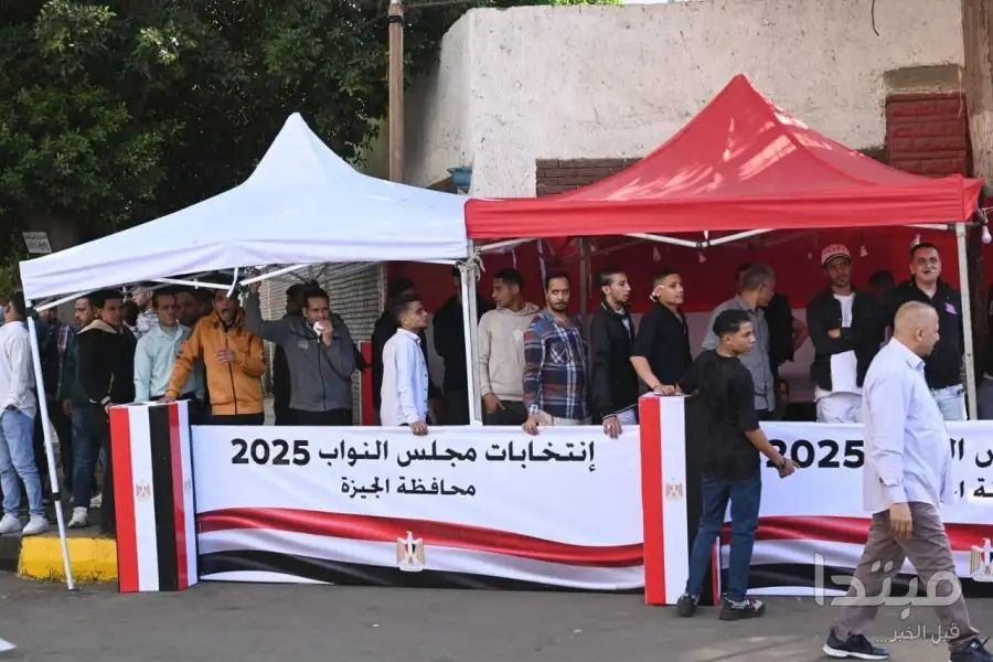 عاجل...انتخابات النواب.. إقبال الناخبين على مدرسة القومية بالعجوزة للإدلاء بأصواتهم
