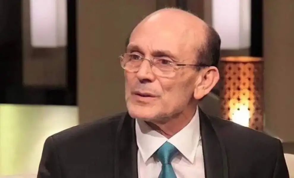 نقابة المهن التمثيلية تنفي وفاة محمد صبحي.. وتؤكد: حالته الصحية مستقرة