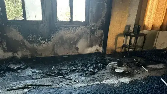 إسرائيل: إحالة حادث إحراق المستوطنين مسجدا بالضفة الغربية إلى الشرطة دون تحديد مشتبه به