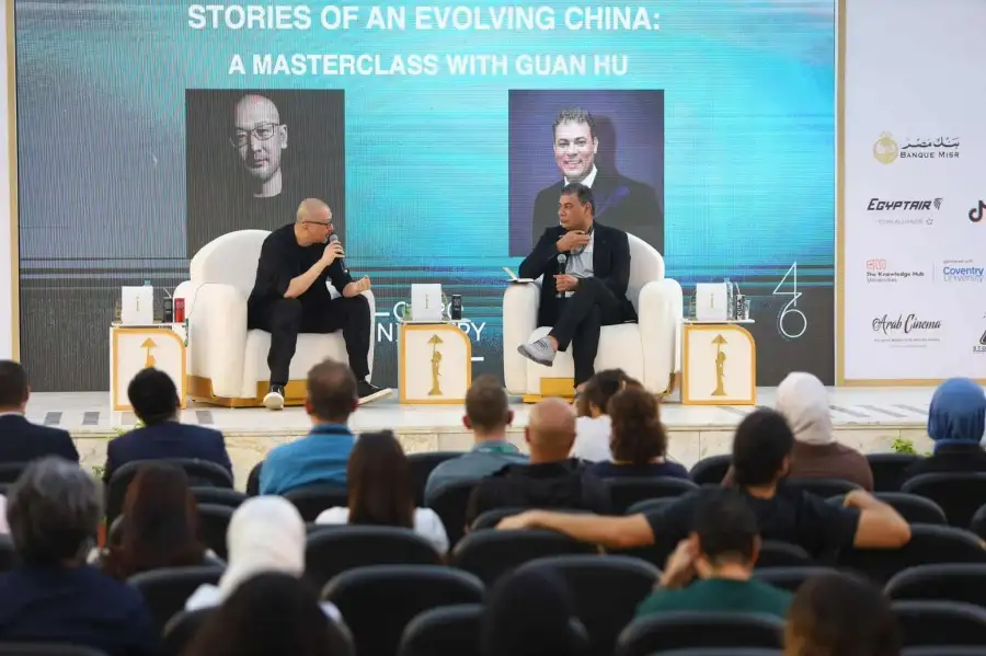 المخرج الصيني جوان هو: سعيد بالأجواء في مصر وأحلم بتصوير فيلم على أرضها