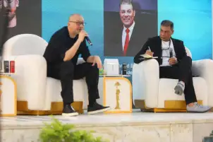 نجوم الفن بصحبة عائلاتهم على السجادة الحمراء بمهرجان القاهرة السينمائي