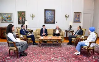 وزير الخارجية يلتقي عضو البرلمان الألماني عن تحالف حزبي الاتحاد الديمقراطي والاشتراكي المسيحيين