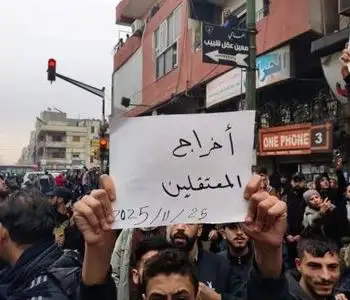 احتجاجات في حمص والساحل تطالب بإطلاق سراح موقوفين