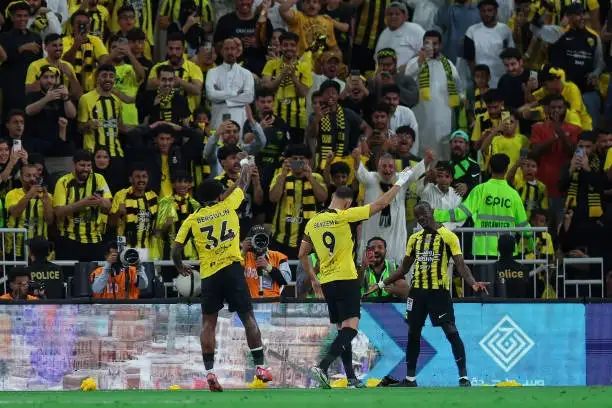 الشباب يطالب بحكام أجانب لمواجهة الاتحاد في كأس الملك