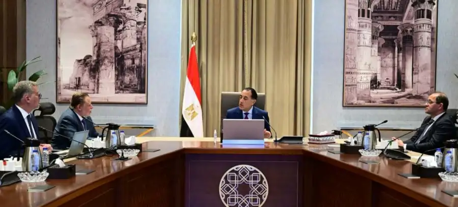 مدبولي يتابع توافر الاحتياطي الاستراتيجي من المنتجات البترولية وموقف سداد مستحقات الشركاء الأجانب