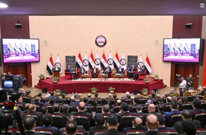 نقيب الأطباء ووفد من النقابة يشاركون في حلقة نقاشية حول قانون تنظيم المسئولية الطبية