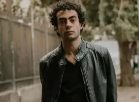 وزير الثقافة يُهنئ أحمد أبو زيد لتتويجه بجائزة أفضل ممثل في مهرجان قرطاج المسرحي