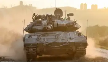 استشهاد فلسطيني دهسا بدبابة إسرائيلية قرب الخط الأصفر في مخيم جباليا شمال غزة
