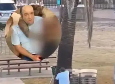 من أصول سورية.. من هو أحمد الأحمد الذي تصدى لمنفذي هجوم استراليا؟