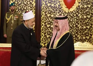 شيخ الأزهر يهنئ ملك البحرين باليوم الوطني الـ54 ويشيد بنموذجها في التعايش والحوار