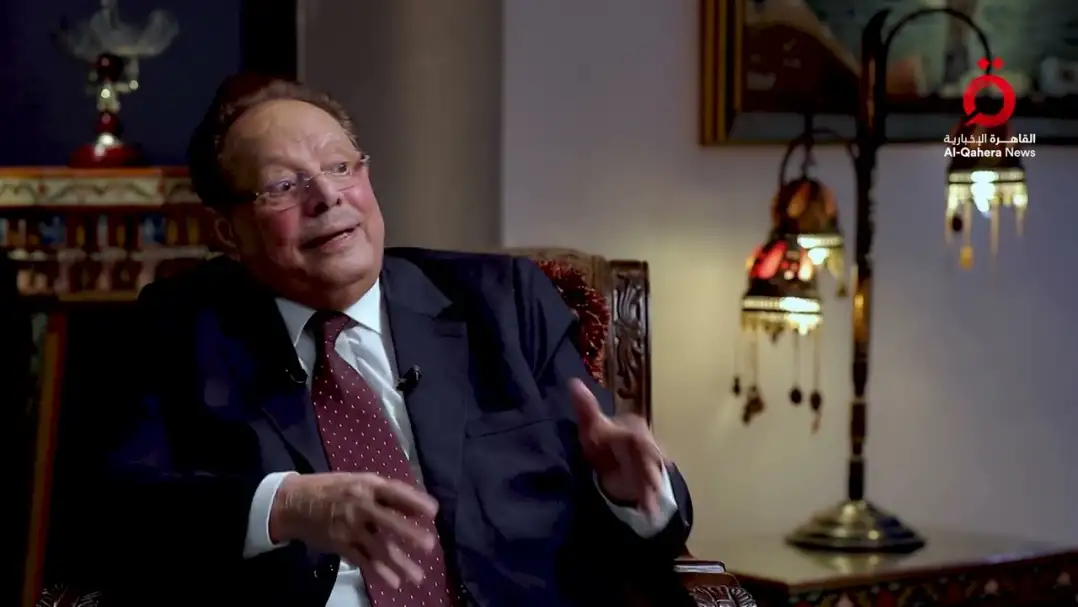 من دفاتر تاريخ اليمن.. علي ناصر محمد يكشف محاولات اللواء عمر سليمان للمصالحة بين الشمال والجنوب