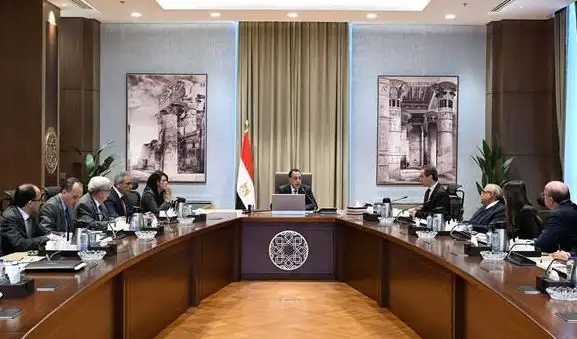 رئيس الوزراء يتابع إجراءات رفع كفاءة أداء الهيئات الاقتصادية