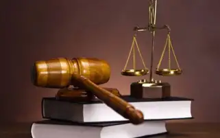 بعد انتهاء التشريح.. النيابة تصرح بدفن أب وأبنائه الثلاثة ضحايا تسرب غاز بالمنيا