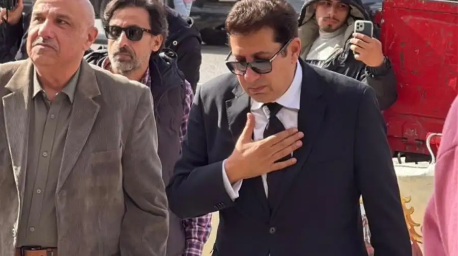 اليوم.. هاني رمزي يستقبل العزاء في والدته بكنيسة أبي سيفين بالتجمع الأول