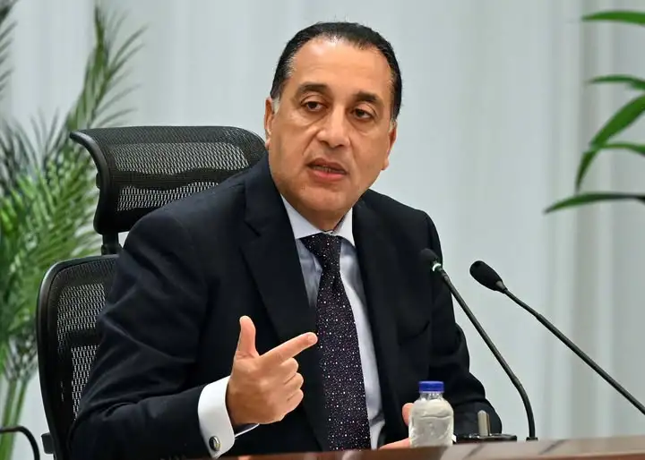 رئيس الوزراء يبدأ جولة ميدانية بعدد من المشروعات التنموية والخدمية بمحافظة الأقصر