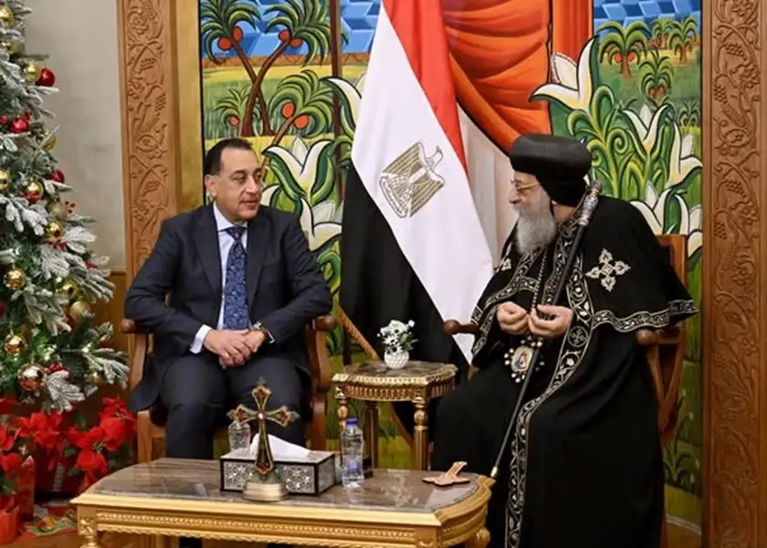 بمقر الكاتدرائية المرقسية بالعباسية.. رئيس الوزراء يهنئ البابا تواضروس الثاني بمناسبة عيد الميلاد