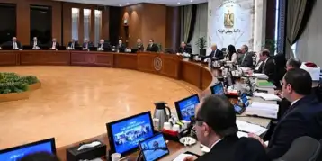 مدبولي: التوسع في توطين صناعة أجهزة الاتصالات ضمن استراتيجية شاملة لتوطين مختلف الصناعات