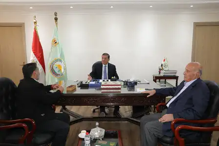 وزير الزراعة يبحث مع رئيس اتحاد منتجي الدواجن استقرار وتوازن الأسعار