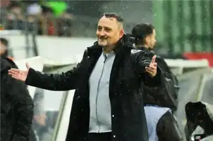 مدرب عبد المنعم السابق مرشح لتدريب منتخب تونس