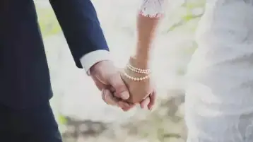 بعد يومين من الزفاف.. وفاة عروس وإصابة زوجها بحالة حرجة اختناقا بغاز السخان بكفر الزيات