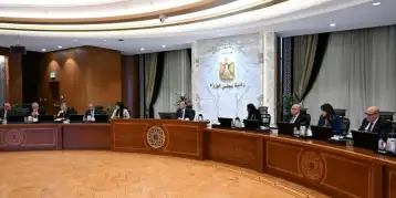 رئيس الوزراء يتابع ملف حصر التكلفة الاقتصادية لأعداد اللاجئين والمهاجرين المقيمين في مصر