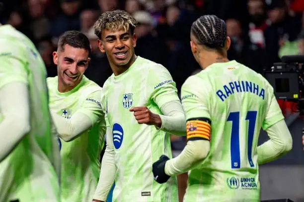 يامال يقود هجوم برشلونة أمام ريال سوسيداد في الدوري الإسباني