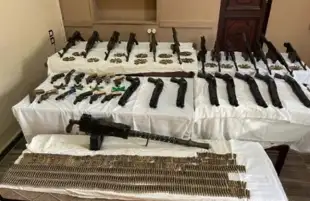 ضبط 220 سلاحا ناريا و341 كيلو مخدرات خلال حملات أمنية