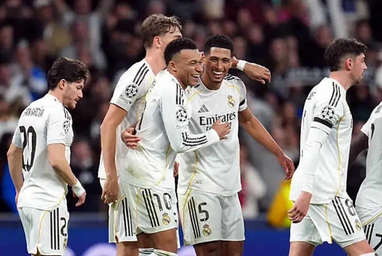 ريال مدريد يكتسح موناكو بسداسية في دوري أبطال أوروبا