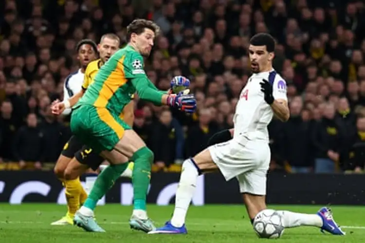 توتنهام ينعش آماله في دوري أبطال أوروبا بالفوز أمام دورتموند