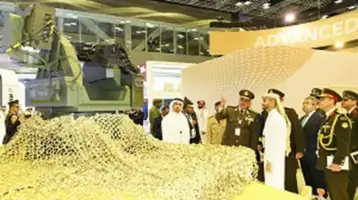 الفريق أحمد خليفة يعود من قطر بعد مشاركته في معرض «ديمدكس -2026» للدفاع البحري
