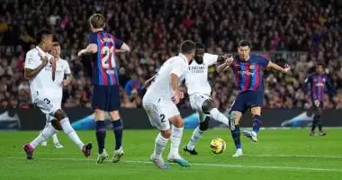 ليفاندوفسكي يقود تشكيل برشلونة أمام سلافيا براج