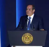 الرئيس السيسي يطالب بمزيد من الدعم لأسر الشهداء والمصابين