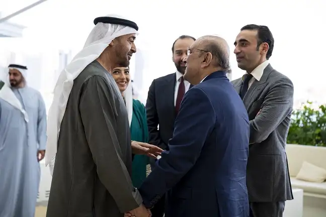 نائب رئيس الإمارات ورئيس باكستان يبحثان التعاون المشترك والتطورات الإقليمية والدولية