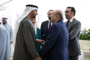 نائب رئيس الإمارات ورئيس باكستان يبحثان التعاون المشترك والتطورات الإقليمية والدولية