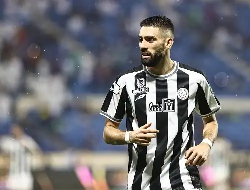 الشباب السعودي يتمسك بكاراسكو ويغلق الباب أمام روما