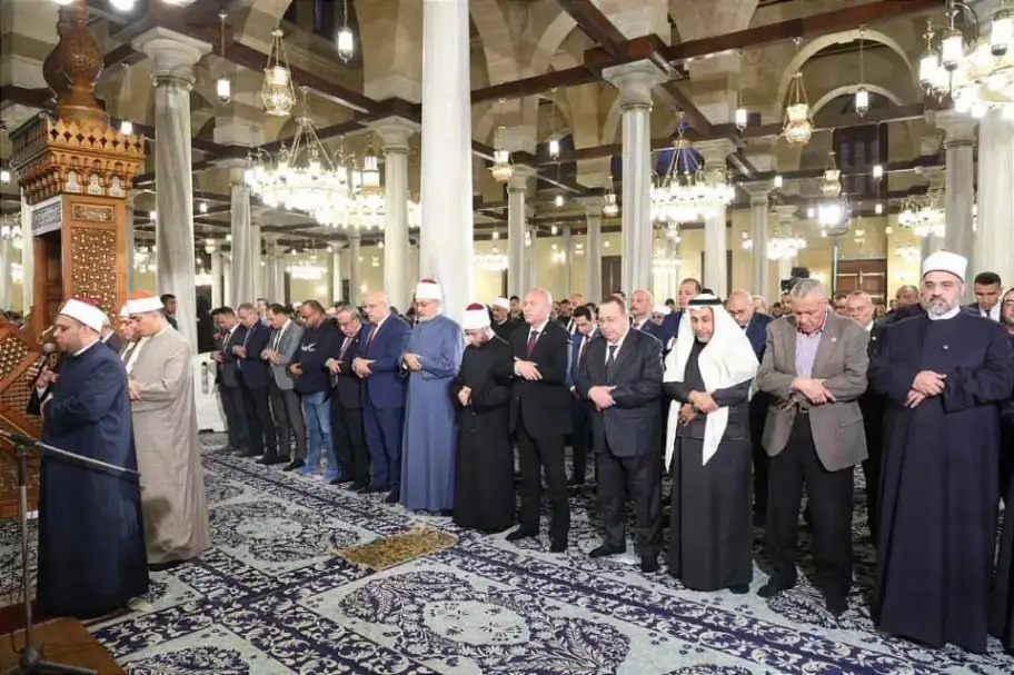 في أجواء روحانية.. الأوقاف تحتفي بليلة النصف من شعبان بمسجد الحسين