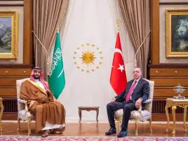 يديعوت أحرونوت: تفتيش وتحقيق وإذلال للفلسطينيين العائدين على يد ميليشيات محلية