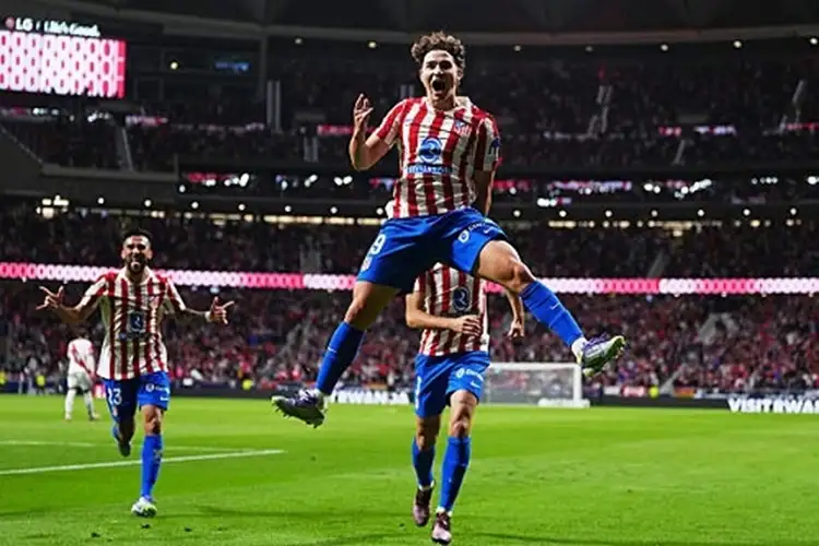 سيميوني سعيد بعودة ألفاريز لتسجيل الأهداف مع أتلتيكو مدريد