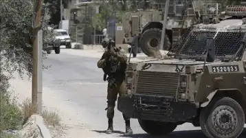 الاحتلال الإسرائيلي يقتحم العبيدية شرق بيت لحم ويحتجز 3 فلسطينيين
