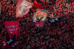 خبير لوائح يكشف عن العقوبات المتوقعة على الأهلي بعد مباراة الجيش المغربي