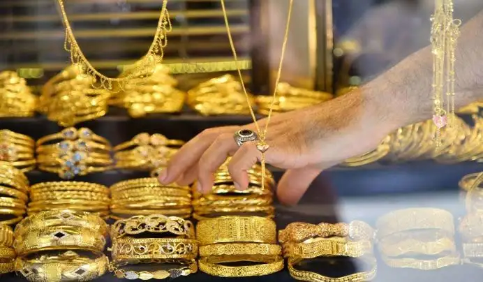 عضو مجلس الذهب العالمي: هبوط الذهب تصحيح طبيعي.. والوقت مناسب للشراء