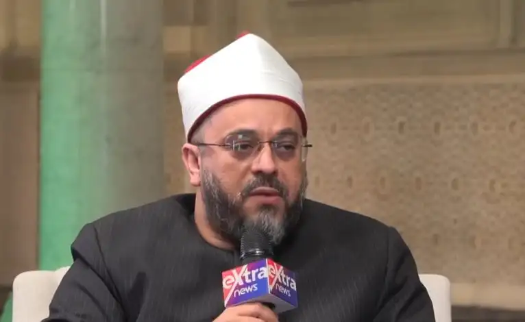 هل الأفضل في صلاة التراويح كثرة عدد الركعات أم الإطالة في القراءة؟ الشيخ أحمد منصور يجيب