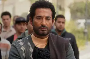 مسلسل إفراج الحلقة 11.. عمرو سعد ينقذ نجله وابنة عمه ويحذر حاتم صلاح