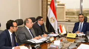 وزير التموين يوجه بتوفير احتياطات سلعية لفترات طويلة.. وغرفة عمليات على مدار 24 ساعة