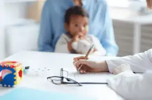 اتهام بالإهمال الطبي.. أسرة طفل تحرر محضرًا ضد مستشفى شهير بالجيزة