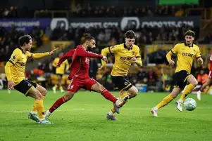 محمد صلاح يسجل وليفربول يخسر أمام وولفرهامبتون في الدوري الإنجليزي
